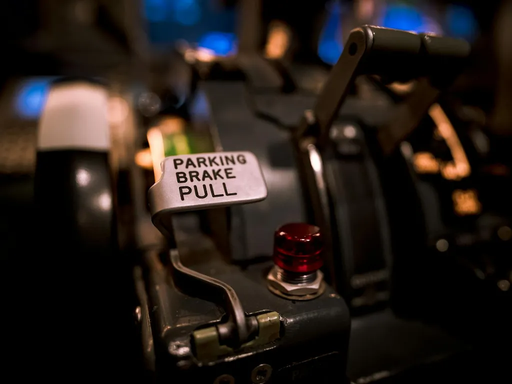 Mettre une vitesse en pente : quelle marche choisir pour stationner en sécurité